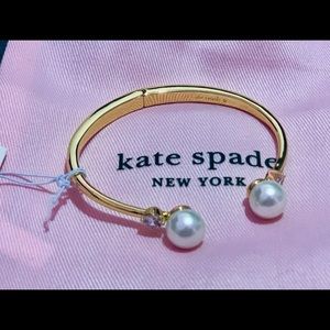 NEW KATE SPADE♠️ PEARLS OF WISDOM OPEN HINGE BANGLE ♠️